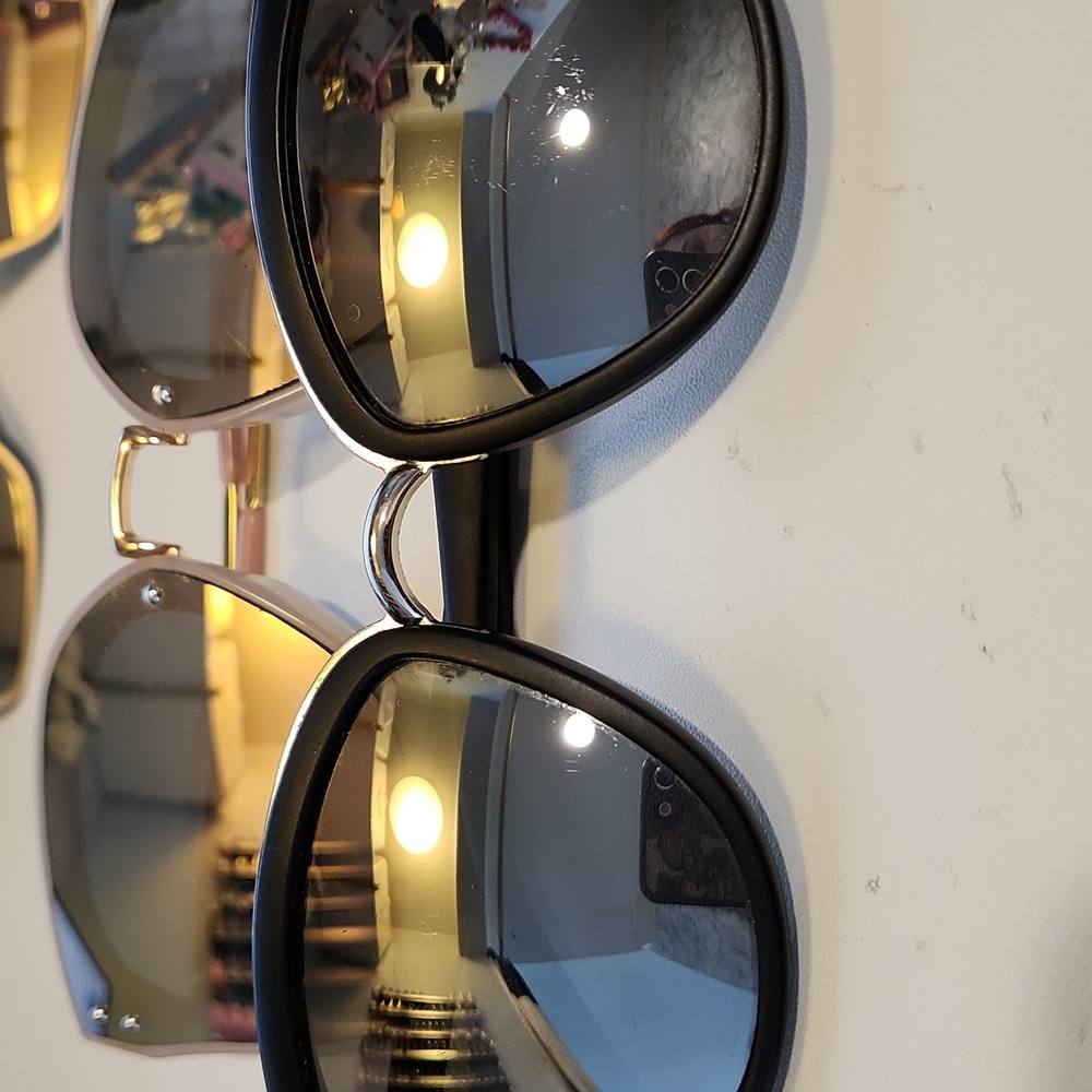 Lot Of 4 Mirrored Sunglasses - Picture 3 of 4